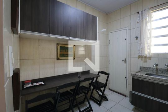 Cozinha de casa para alugar com 1 quarto, 35m² em Vila Alzira, Guarujá