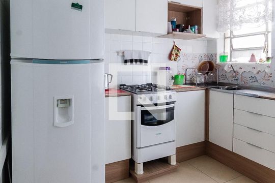 Cozinha de apartamento à venda com 3 quartos, 110m² em Navegantes, Porto Alegre