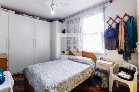 Quarto 1 de apartamento à venda com 3 quartos, 110m² em Navegantes, Porto Alegre