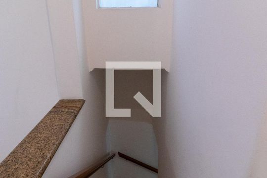 Escada de casa à venda com 2 quartos, 100m² em Água Fria, São Paulo