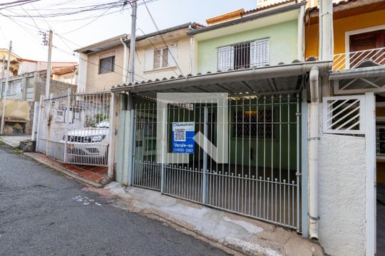 Fachada de casa à venda com 2 quartos, 100m² em Água Fria, São Paulo