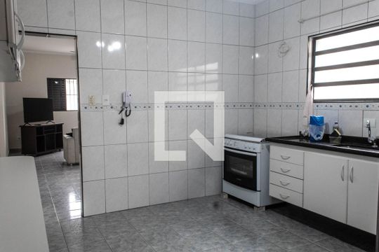 Cozinha de casa de condomínio para alugar com 5 quartos, 250m² em Jardim Virginia, Guarujá