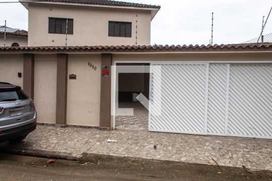 Fachada de casa de condomínio para alugar com 5 quartos, 250m² em Jardim Virginia, Guarujá
