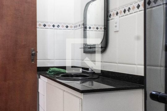 Banheiro de casa de condomínio para alugar com 5 quartos, 250m² em Jardim Virginia, Guarujá
