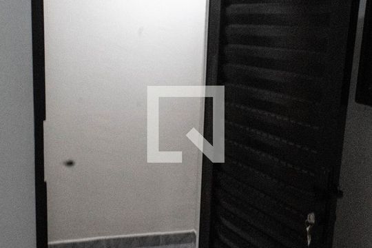 Sala de casa de condomínio para alugar com 5 quartos, 250m² em Jardim Virginia, Guarujá