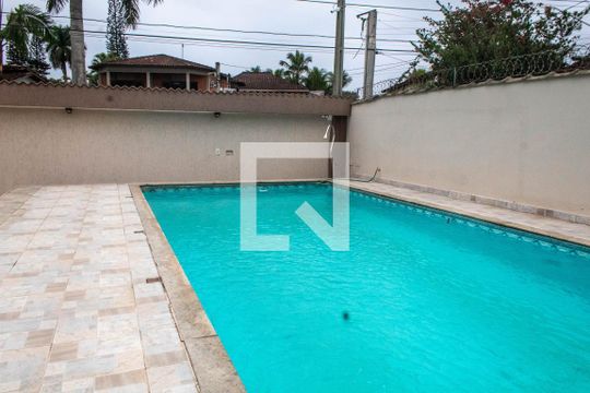Piscina de casa para alugar com 4 quartos, 300m² em Jardim Virginia, Guarujá
