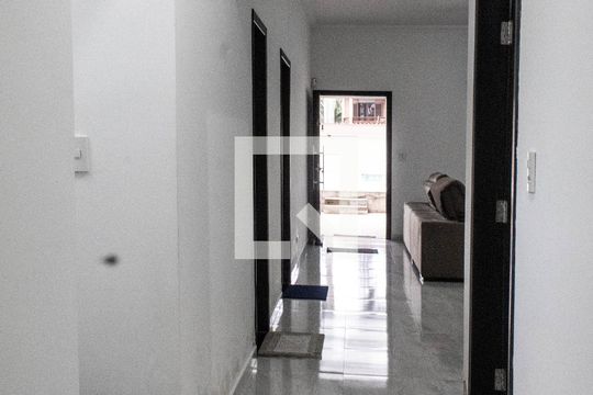 Corredor de casa para alugar com 4 quartos, 300m² em Jardim Virginia, Guarujá