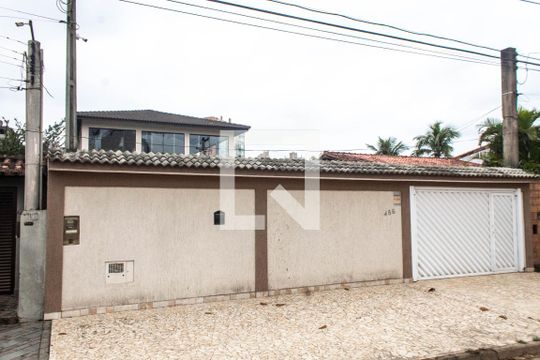 Fachada de casa para alugar com 4 quartos, 300m² em Jardim Virginia, Guarujá