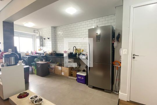 Cozinha de apartamento para alugar com 2 quartos, 72m² em Jardim Timbauhy/aldeia, Barueri
