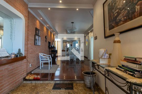 Entrada de casa à venda com 3 quartos, 420m² em Interlagos, São Paulo