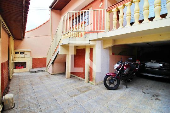 Garagem de casa à venda com 4 quartos, 340m² em Vila Camilópolis, Santo André