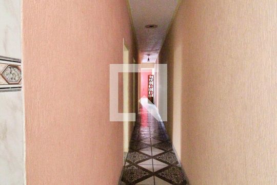 Corredor de casa à venda com 4 quartos, 340m² em Vila Camilópolis, Santo André