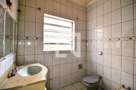 Banheiro 1 de casa à venda com 4 quartos, 340m² em Vila Camilópolis, Santo André