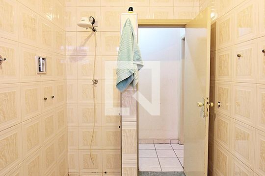 Banheiro Social de casa para alugar com 2 quartos, 171m² em Nova Petrópolis, São Bernardo do Campo