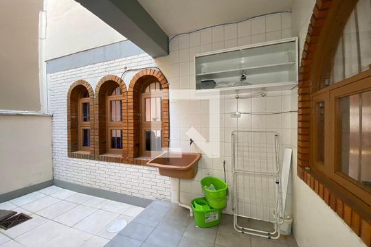 Lavanderia de casa à venda com 4 quartos, 263m² em Padre Reus, São Leopoldo