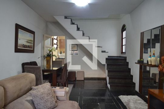 Sala de casa à venda com 3 quartos, 350m² em Taquara, Rio de Janeiro