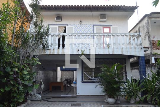 Fachada da Casa de casa à venda com 3 quartos, 350m² em Taquara, Rio de Janeiro