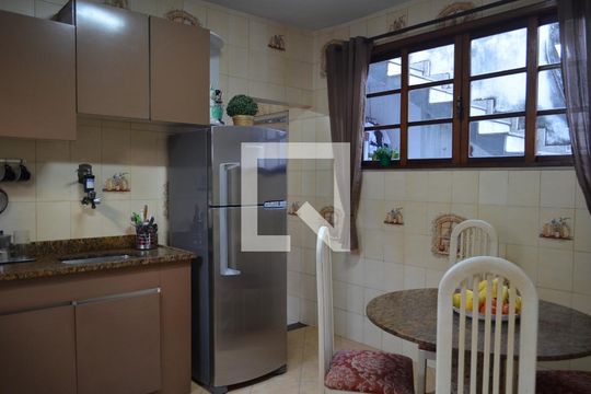 Cozinha de casa à venda com 3 quartos, 350m² em Taquara, Rio de Janeiro