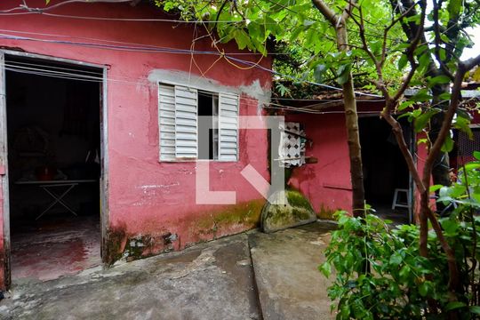 Quintal de casa à venda com 4 quartos, 266m² em Jardim São Ricardo, Guarulhos