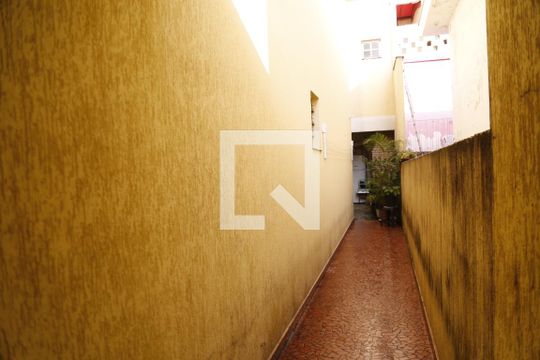 Corredor Externo de casa à venda com 3 quartos, 125m² em Parque Maria Domitila, São Paulo