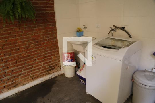 Área de Serviço de casa à venda com 3 quartos, 125m² em Parque Maria Domitila, São Paulo