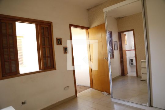 Suite de casa à venda com 3 quartos, 125m² em Parque Maria Domitila, São Paulo
