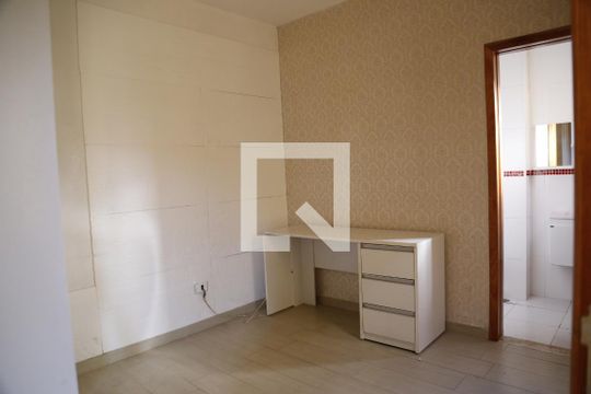 Suite de casa à venda com 3 quartos, 125m² em Parque Maria Domitila, São Paulo