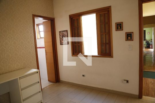 Suite de casa à venda com 3 quartos, 125m² em Parque Maria Domitila, São Paulo