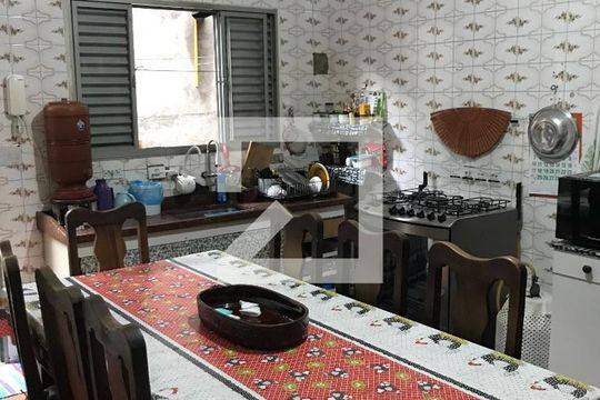 Cozinha de casa à venda com 4 quartos, 282m² em Padroeira, Osasco
