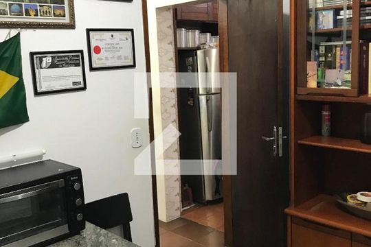 Quarto 1 de casa à venda com 4 quartos, 282m² em Padroeira, Osasco