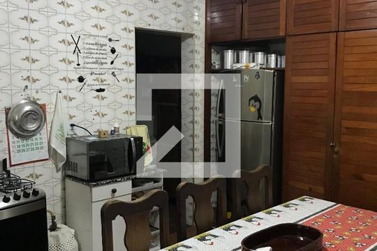 Cozinha de casa à venda com 4 quartos, 282m² em Padroeira, Osasco