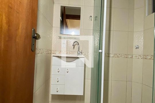 Banheiro de apartamento para alugar com 2 quartos, 49m² em São João Batista, São Leopoldo