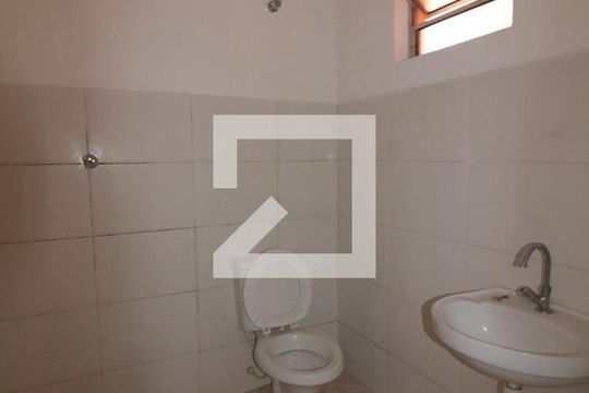 Banheiro de apartamento para alugar com 1 quarto, 50m² em Vila Bertioga, São Paulo