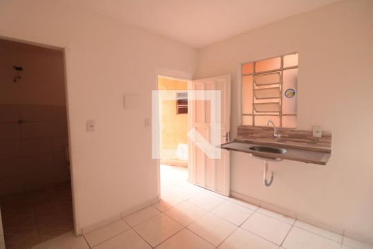 Cozinha de apartamento para alugar com 1 quarto, 50m² em Vila Bertioga, São Paulo