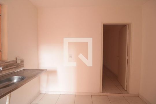 Cozinha de apartamento para alugar com 1 quarto, 50m² em Vila Bertioga, São Paulo
