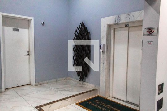 Hall de Entrada de apartamento para alugar com 4 quartos, 160m² em Parque Enseada, Guarujá