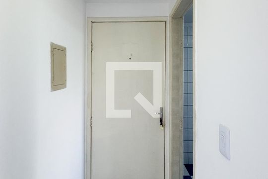 Entrada  de apartamento para alugar com 2 quartos, 53m² em Santa Terezinha, São Bernardo do Campo