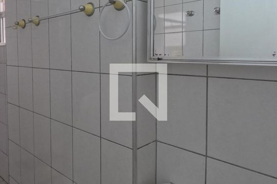 Banheiro  de apartamento para alugar com 1 quarto, 45m² em José Menino, Santos