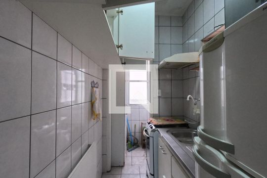 Cozinha de apartamento para alugar com 1 quarto, 45m² em José Menino, Santos