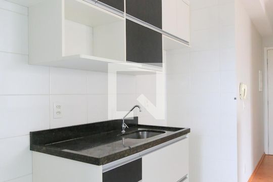 Cozinha de apartamento para alugar com 2 quartos, 47m² em Jardim Ismenia, São José dos Campos