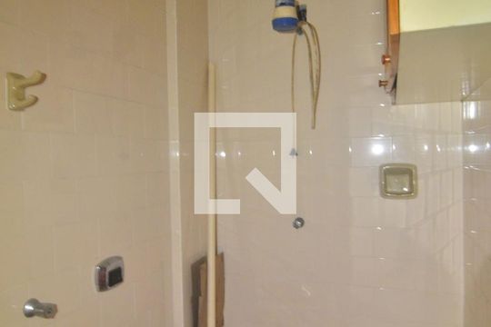 Banheiro de Serviço de apartamento para alugar com 2 quartos, 111m² em Marechal Rondon, Canoas