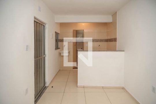 Sala / Quarto de kitnet/studio à venda com 1 quarto, 30m² em Piedade, Rio de Janeiro