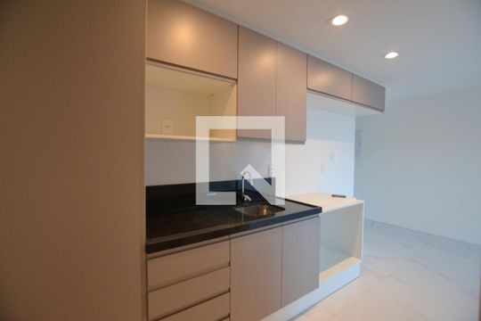 Cozinha de apartamento à venda com 1 quarto, 41m² em Santana, Porto Alegre