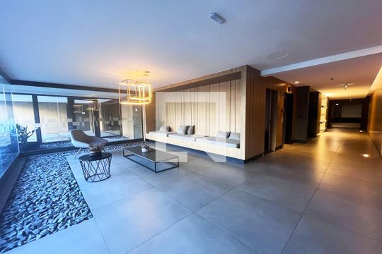 Hall de Entrada de apartamento à venda com 1 quarto, 41m² em Santana, Porto Alegre