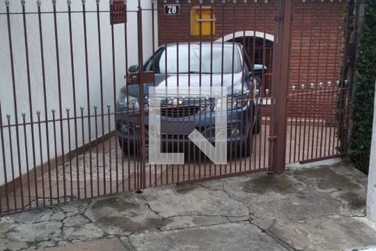 Fachada de casa à venda com 4 quartos, 350m² em Vila Campo Grande, São Paulo