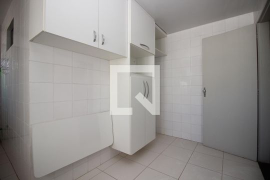 Cozinha e Área de Serviço de apartamento para alugar com 3 quartos, 89m² em Asa Sul, Brasília