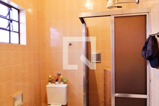 Banheiro da Suíte de casa à venda com 2 quartos, 200m² em Vila Alto de Santo Andre, Santo André