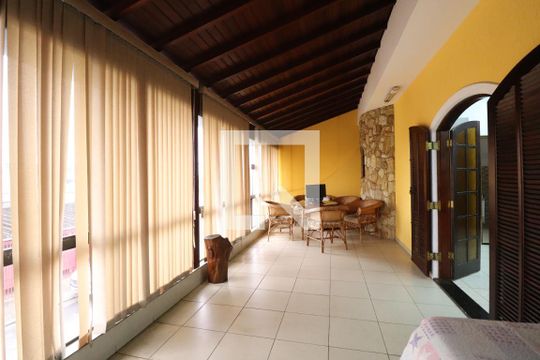 Varanda suite 1 de casa para alugar com 4 quartos, 650m² em Parque Jurema, Guarulhos