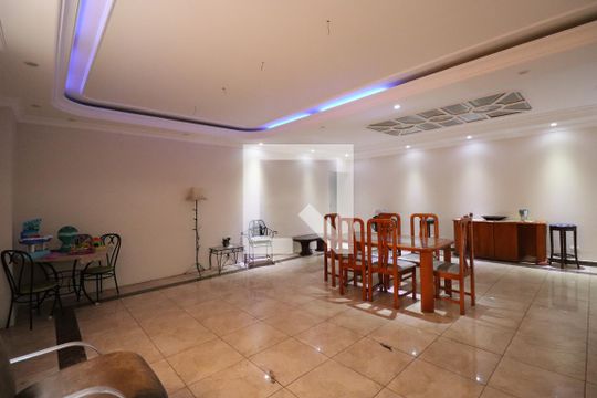 Sala de casa para alugar com 4 quartos, 650m² em Parque Jurema, Guarulhos