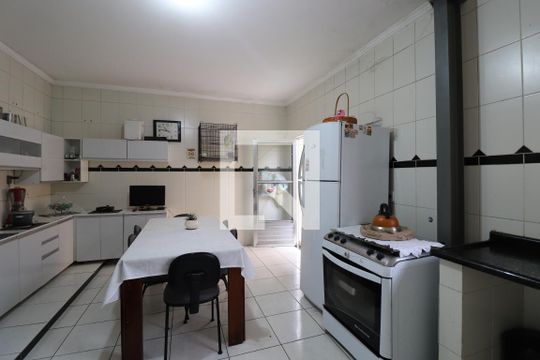 Cozinha 1 de casa para alugar com 4 quartos, 650m² em Parque Jurema, Guarulhos